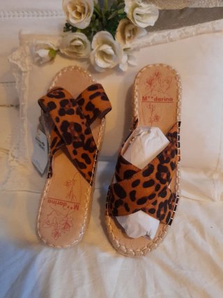 Sandalias guepardo M**darina