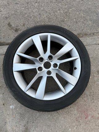 Llanta Skoda con neumático