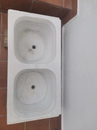 Fregadero doble seno de mármol