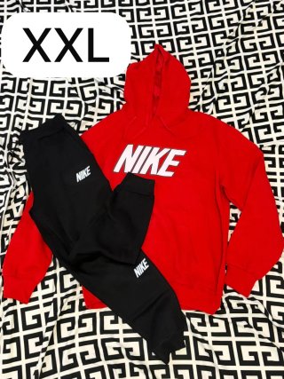 Conjunto Nike Sudadera y Pantalón Negro Blanco