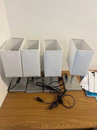 Lámpara de mesa minimalista
