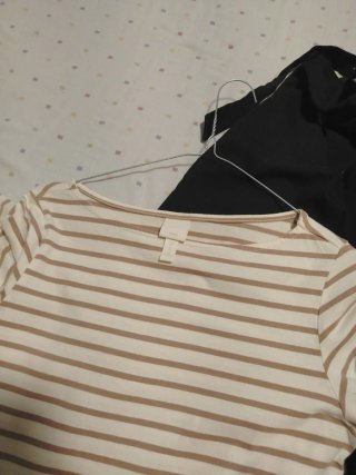 Conjunto de Pantalón Negro 170cm y Camiseta a Raya