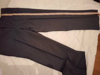 Traje gris chaqueta y pantalón