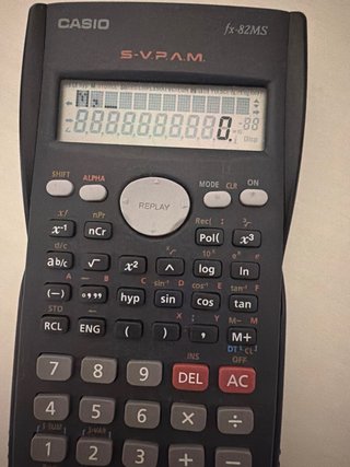 Calculadora Científica Casio fx-82MS