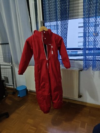 Buzo de esquí rojo