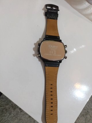 Reloj de Hombre Negro y Plateado