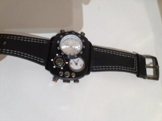 Reloj de Hombre Negro y Plateado