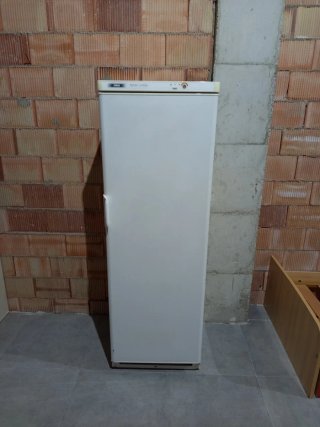 Congelador Vertical Zanussi Tropic System