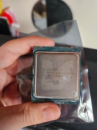 Ordenador de sobremesa para piezas