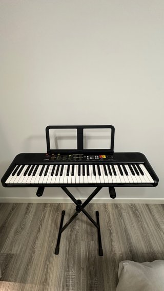 Piano Electrónico Yamaha PSR-F52
