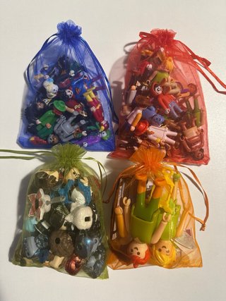 Lote 4 Colecciones Huevos Kinder