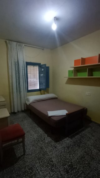 Alquilo habitación en motril