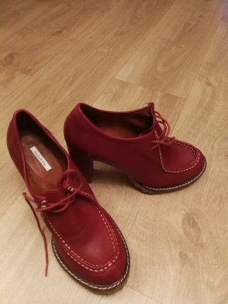 Zapatos de tacón Bimba y Lola granate Talla 39