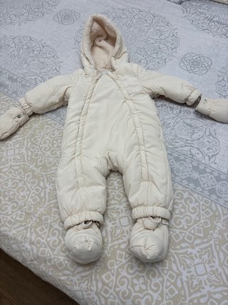 Buzo bebe Zara 6-9 meses