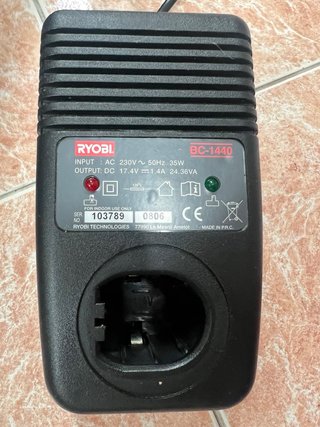 Taladro Percutor Ryobi CMI 1442 14.4V + 3 Baterías