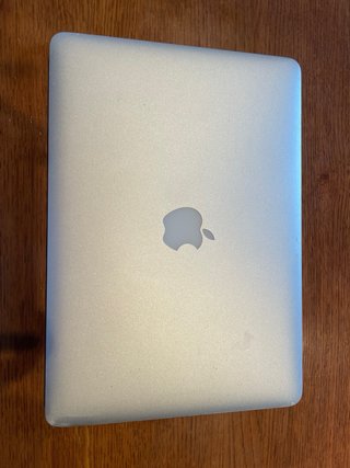 MacBook con carcasa efecto mármol