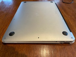 MacBook con carcasa efecto mármol