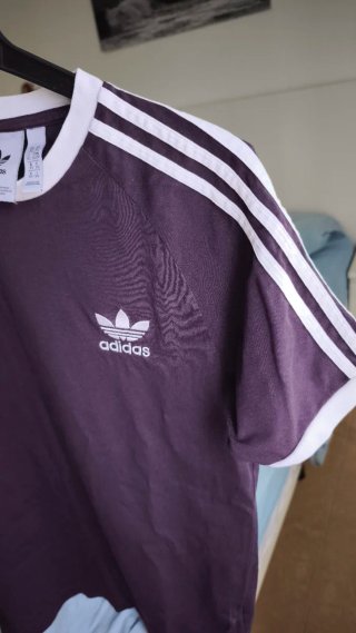 Camiseta Adidas Morada Talla XS