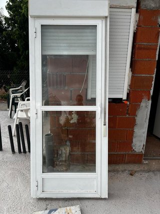Puerta y 2 ventanas aluminio