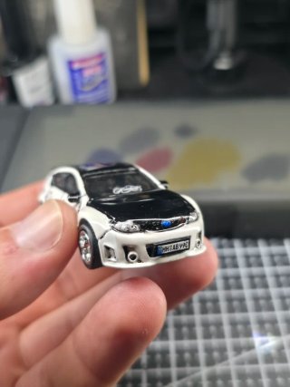 Subaru Custom com Figura