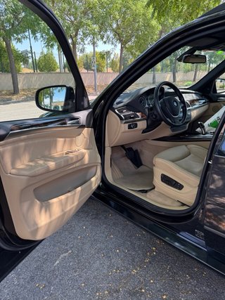 BMW X5 4.8i 355cv e70