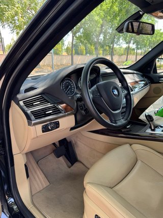 BMW X5 4.8i 355cv e70