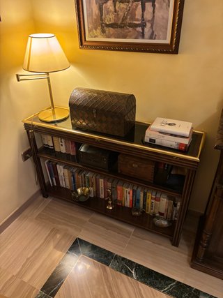 Mueble Librería de Madera y Cristal