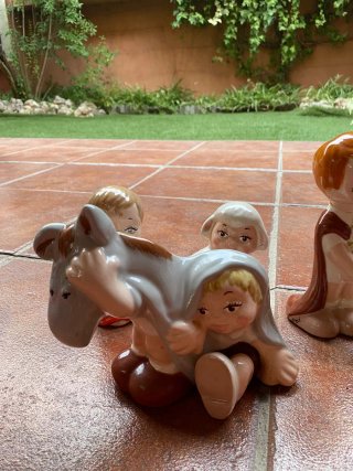 Belén de porcelana artesanal