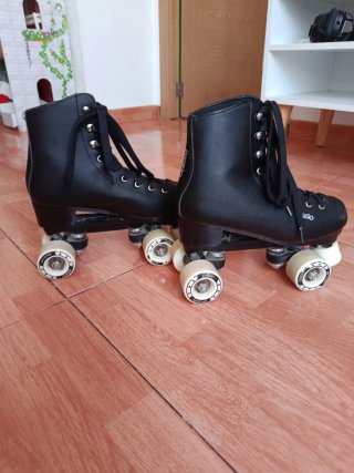 Patines de cuatro ruedas Oxelo negros