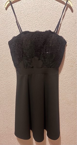 Vestido negro corto