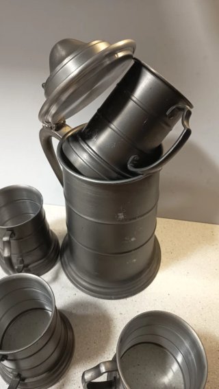 Set di brocca e 4 bicchieri da birra