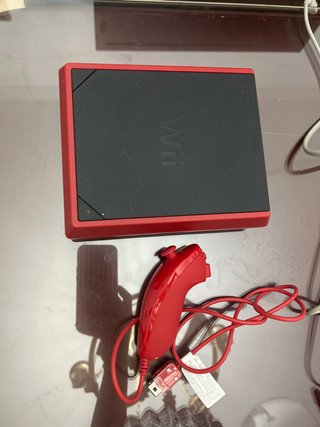 Nintendo Wii Mini con controller e cavo