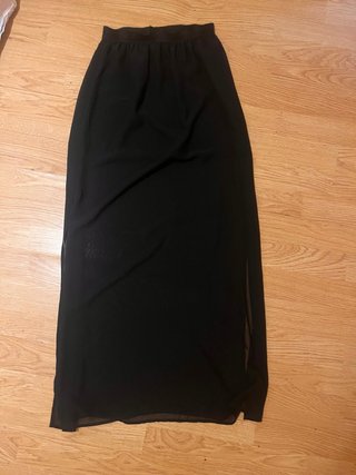 Falda larga negra transparente