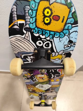 Skateboard-Monopatín