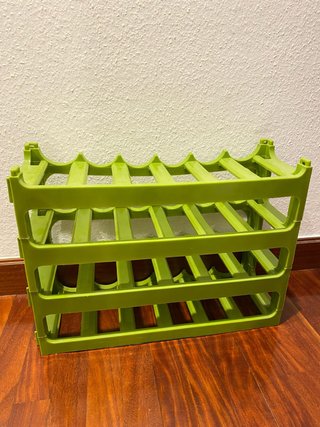 Estantería para vinos de plástico verde