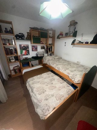 Dormitorio juvenil completo madera miel y verde