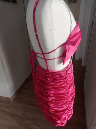 Abitino fucsia con fiocco e rouches