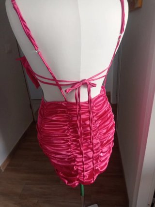Abitino fucsia con fiocco e rouches