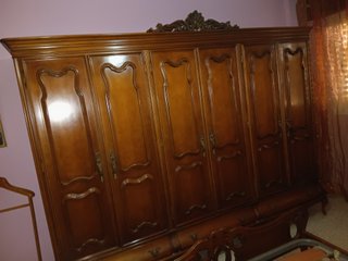Dormitorio clásico madera maciza