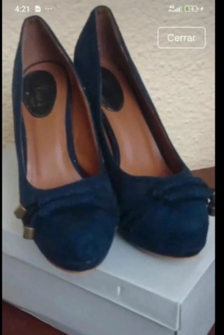 Zapatos de tacón ante azul marino