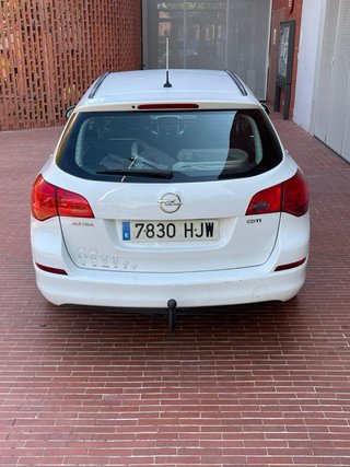 Opel Astra 2012