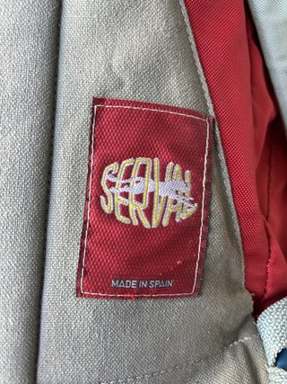 Serval mochila montaña vintage roja y azul retro