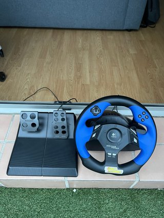 Volante Logitech Driving Force Feedback + pedales