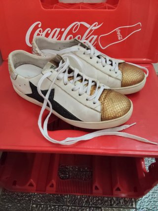 2 pares zapatillas Adidas y Lola Cruz