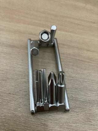 Llave MTB Multitool Decathlon Light 900 9 en 1.