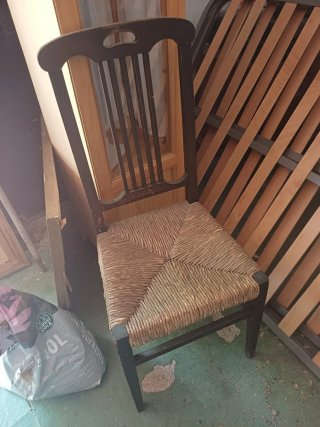 Lote Sillas Antiguas y Galán de Noche