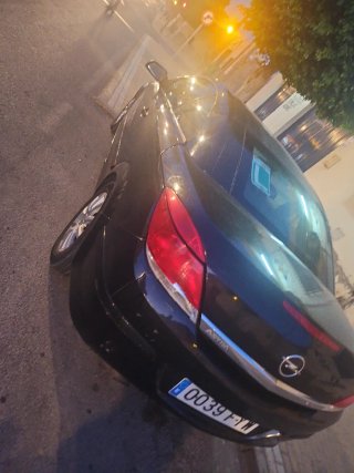 Opel Astra twin top Negro
