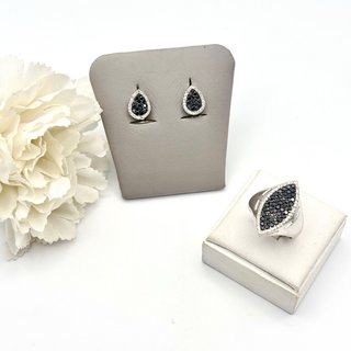 Anillo y Pendientes de oro 18kt diamantes negros