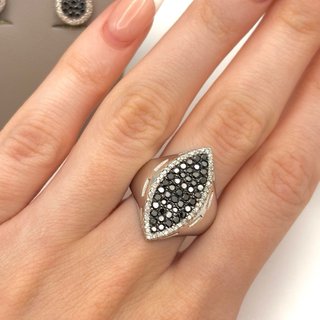 Anillo y Pendientes de oro 18kt diamantes negros