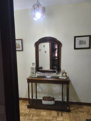 Mueble de entrada con espejo
